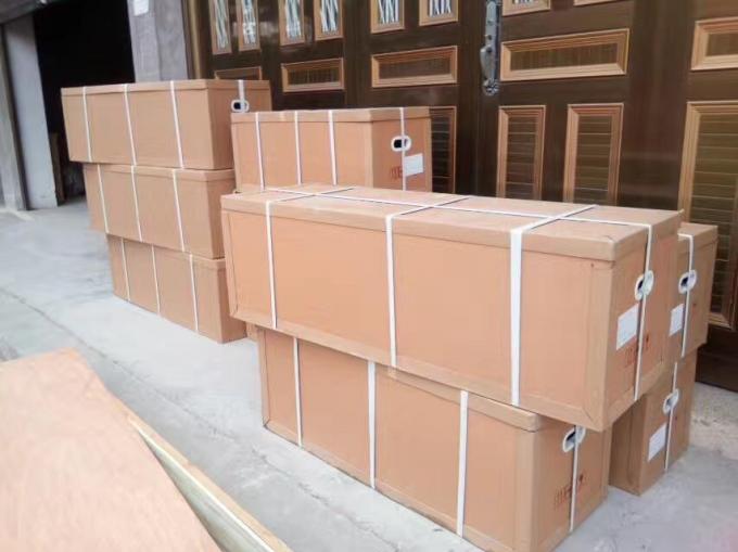 100ml Lineaire Type van flessen het Automatische Vloeibare Vullende Machine voor Bier 3