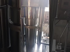 koudpers kokosolie door hydraulische oliepersmachine