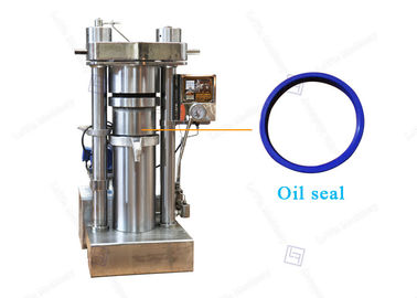 Walnut Hydraulic Oil Press Machine High Efficiency Alloy Material 300mm Oil Cake Diameter