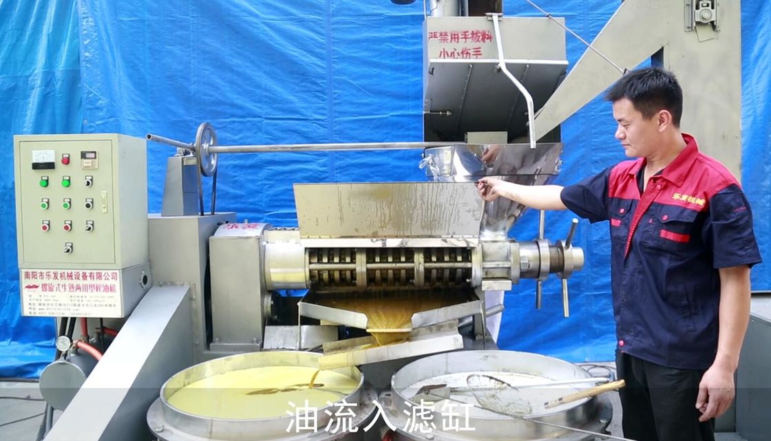 92%-96% oliepercentage schroef oliepers machine met 1,5 kW olie cake voedingssysteem vermogen